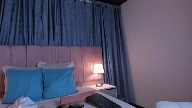 Snapshot of x_milu chatting on March 2025 05:35:02 PM x milu online show from March 2025 05:35:02 PM