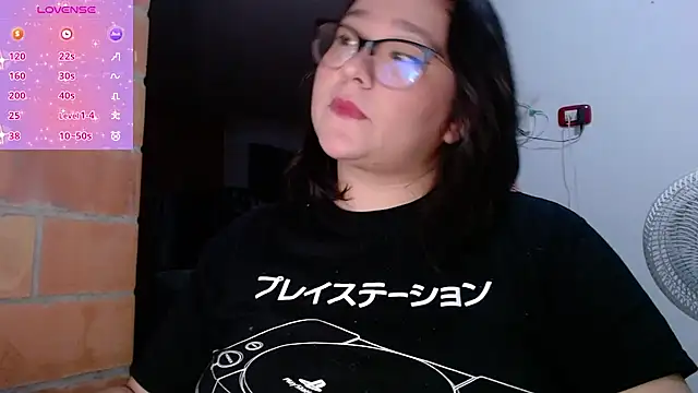 Snapshot of CinnamonCookiez chatting on March 2025 07:22:02 AM CinnamonCookiez online show from March 2025 07:22:02 AM