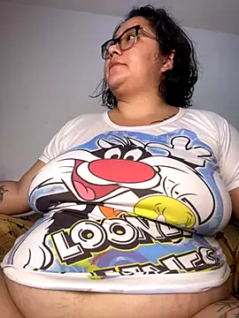 Snapshot of CinnamonCookiez chatting on November 2025 04:14:02 AM CinnamonCookiez online show from November 2025 04:14:02 AM