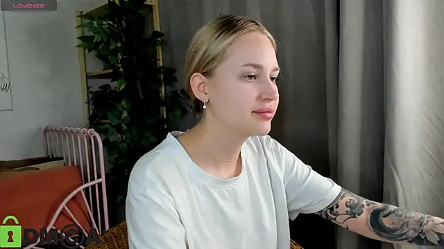 Carol  Cox online show from December 2025 10:47:02 PM