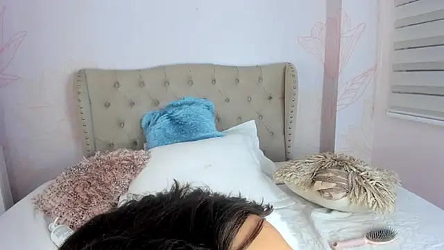 Snapshot of MelissaGrayy chatting on November 2025 11:32:02 AM MelissaGrayy online show from November 2025 11:32:02 AM