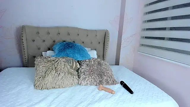 Snapshot of MelissaGrayy chatting on November 2025 11:43:02 AM MelissaGrayy online show from November 2025 11:43:02 AM