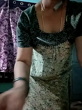 Snapshot of gunjan22 chatting on December 2024 06:09:02 AM gunjan22 online show from December 2024 06:09:02 AM