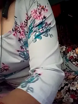 Snapshot of gunjan22 chatting on September 2025 06:02:01 AM gunjan22 online show from September 2025 06:02:01 AM