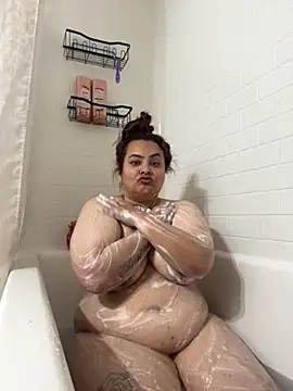 Snapshot of DatBishYouMiss chatting on November 2025 06:18:02 PM DatBishYouMiss online show from November 2025 06:18:02 PM