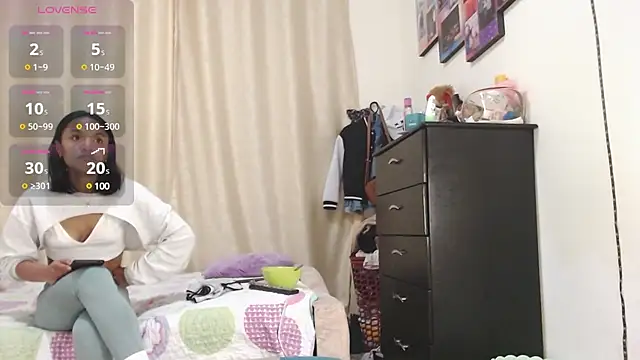 Snapshot of Samary_thomas chatting on December 2024 12:43:02 AM Samary thomas online show from December 2024 12:43:02 AM
