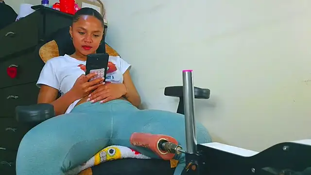 Samary thomas online show from March 2026 03:12:01 AM