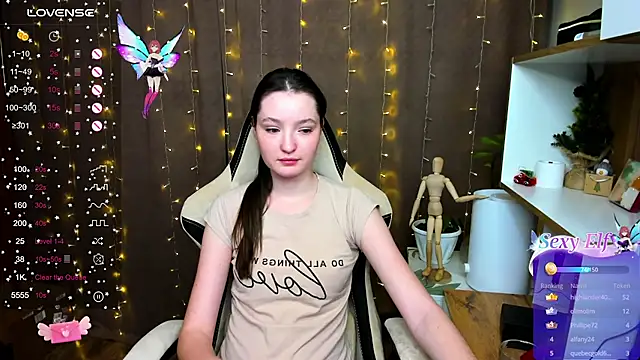 Snapshot of Fairyy_Moon chatting on December 2024 06:01:02 PM Fairyy Moon online show from December 2024 06:01:02 PM