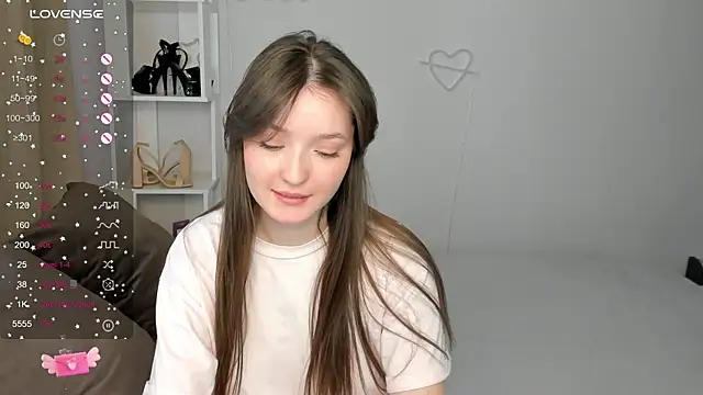 Snapshot of Fairyy_Moon chatting on October 2025 03:26:02 AM Fairyy Moon online show from October 2025 03:26:02 AM