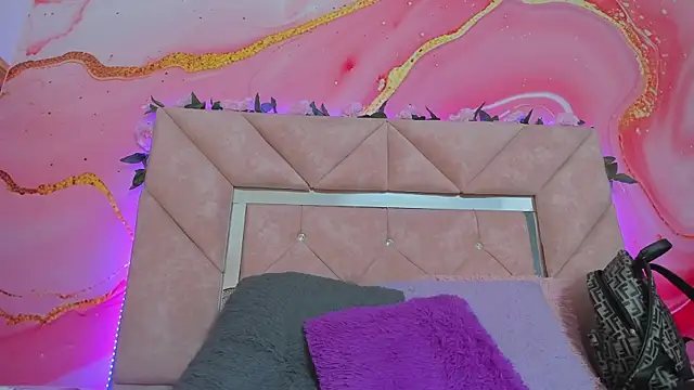 Taylor  cooper online show from November 2025 06:30:01 PM