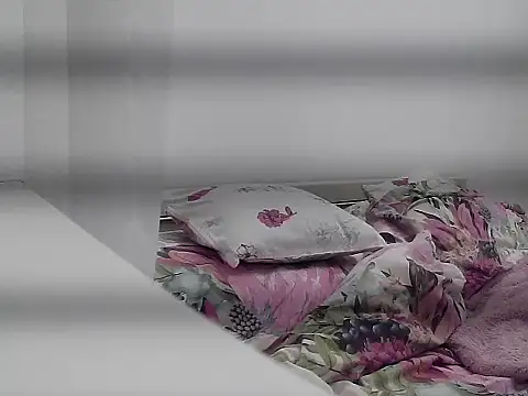 uleglasuczPL online show from October 2025 10:40:01 PM