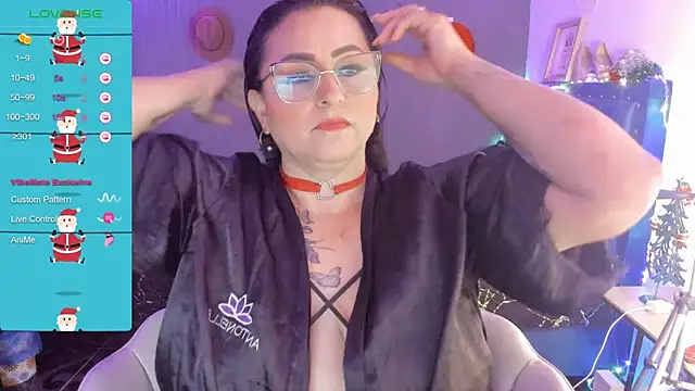 Snapshot of Ivonnee__ chatting on December 2024 04:09:02 AM Ivonnee online show from December 2024 04:09:02 AM