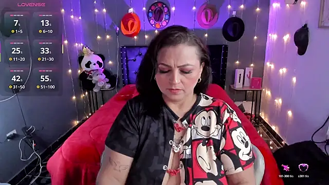 Ivonnee   online show from November 2025 07:32:01 AM