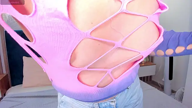 KetrinWhite online show from November 2025 01:28:01 AM