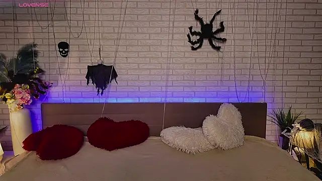 Snapshot of NovaBlissss chatting on November 2025 09:13:01 PM NovaBlissss online show from November 2025 09:13:01 PM