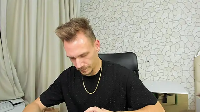 MateoBenjaminX online show from December 2024 05:18:02 PM