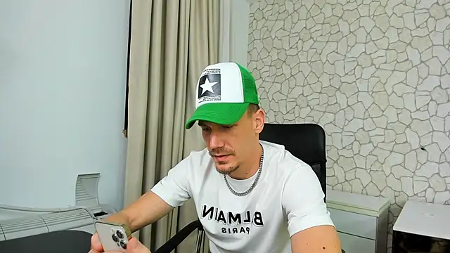 MateoBenjaminX online show from January 2025 08:31:02 PM