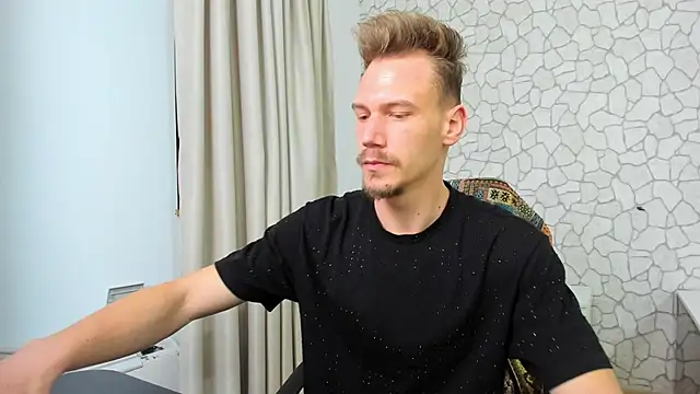 MateoBenjaminX online show from February 2025 03:49:02 PM