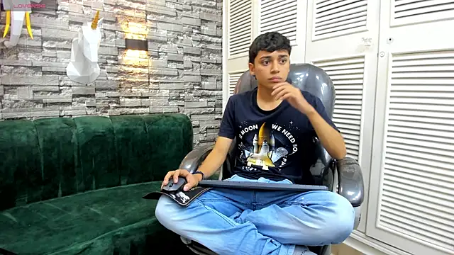 DamiBright online show from December 2025 05:30:01 PM