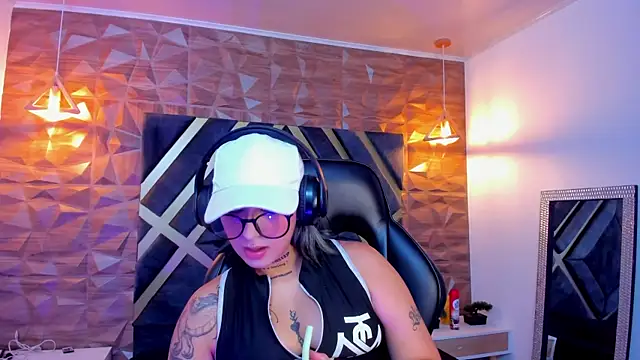 Alahia Dangelo online show from October 2025 11:51:02 AM