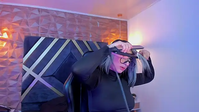 Alahia Dangelo online show from October 2025 11:55:02 AM