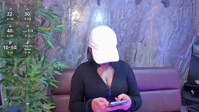 Alahia Dangelo online show from November 2025 05:30:01 PM