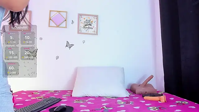 EmmaRogers online show from November 2025 01:11:02 PM