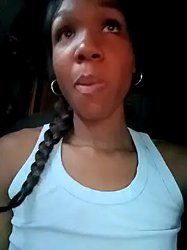 Snapshot of KarlaBelluci chatting on February 2025 11:16:02 PM KarlaBelluci online show from February 2025 11:16:02 PM