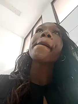 Snapshot of KarlaBelluci chatting on February 2025 07:05:02 PM KarlaBelluci online show from February 2025 07:05:02 PM