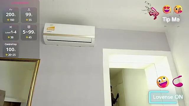 Snapshot of KarlaBelluci chatting on February 2025 03:05:01 PM KarlaBelluci online show from February 2025 03:05:01 PM