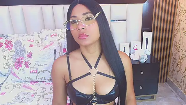 Snapshot of SofiaLaurents chatting on October 2025 12:01:02 PM SofiaLaurents online show from October 2025 12:01:02 PM