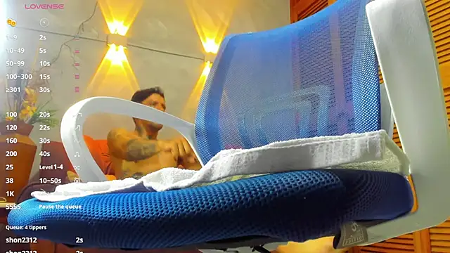 Snapshot of Dylanstonne chatting on December 2024 11:25:01 PM Dylanstonne online show from December 2024 11:25:01 PM