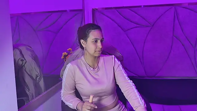 Tammy Blackk online show from November 2025 03:45:01 AM