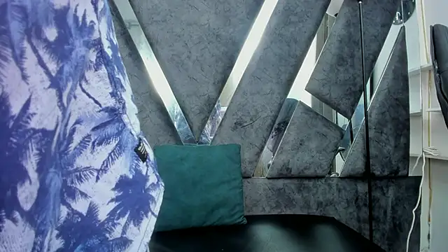 Yef Thin online show from September 2025 04:47:01 AM