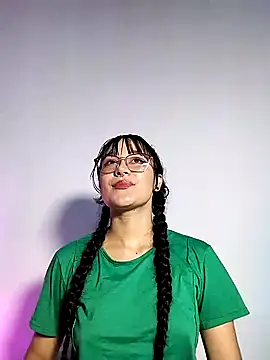 chunn liioo online show from February 2025 04:44:01 PM