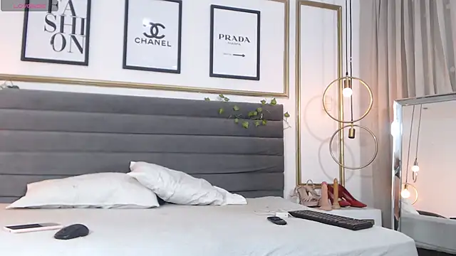 Snapshot of KyleDoom chatting on February 2025 11:36:01 AM KyleDoom online show from February 2025 11:36:01 AM