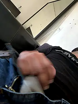 joselo8888 online show from November 2025 09:28:01 PM