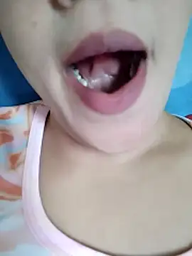 Snapshot of Anki-doll chatting on November 2025 05:40:02 AM Anki-doll online show from November 2025 05:40:02 AM