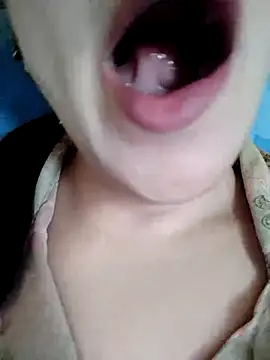 Snapshot of Anki-doll chatting on November 2025 05:41:01 AM Anki-doll online show from November 2025 05:41:01 AM