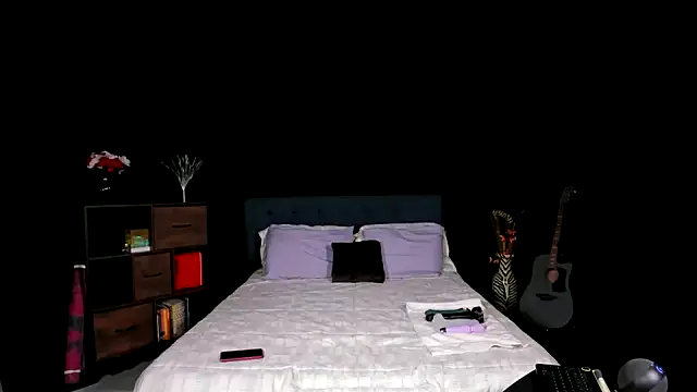 NinaRiveraXO online show from September 2025 02:04:01 AM