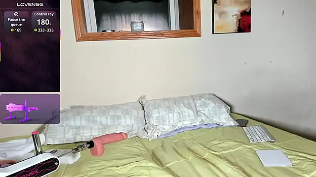 NinaRiveraXO online show from December 2025 03:25:01 AM