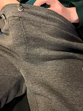 Snapshot of Dan8736 chatting on November 2025 10:14:01 AM Dan8736 online show from November 2025 10:14:01 AM