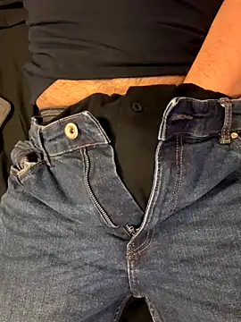 Snapshot of Dan8736 chatting on November 2025 08:22:01 PM Dan8736 online show from November 2025 08:22:01 PM