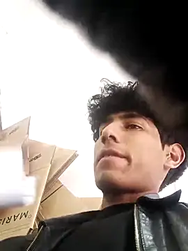 alexander32r online show from September 2025 04:09:05 PM