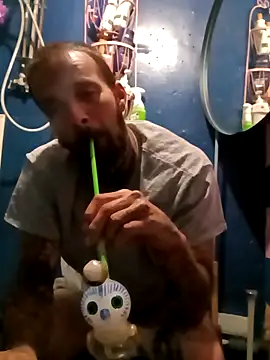 Whipit323 online show from April 2026 09:06:02 PM