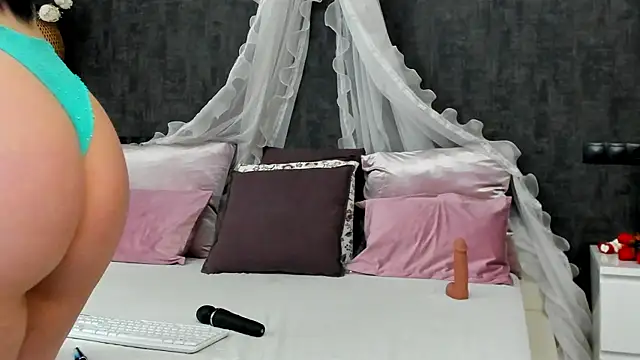 miss sophieX online show from March 2025 04:34:02 AM