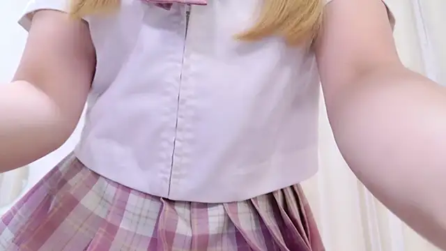 Snapshot of MAIKA_pyon chatting on March 2025 01:52:02 PM MAIKA pyon online show from March 2025 01:52:02 PM