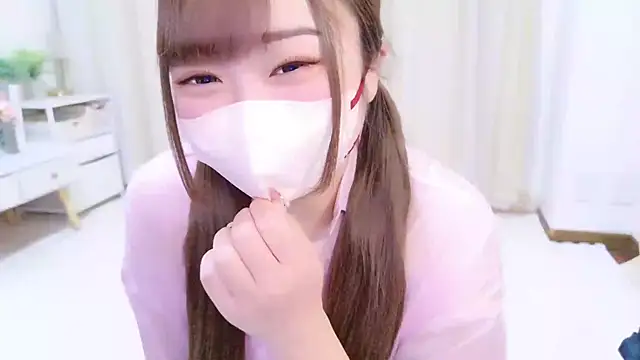 Snapshot of MAIKA_pyon chatting on November 2025 06:24:02 PM MAIKA pyon online show from November 2025 06:24:02 PM