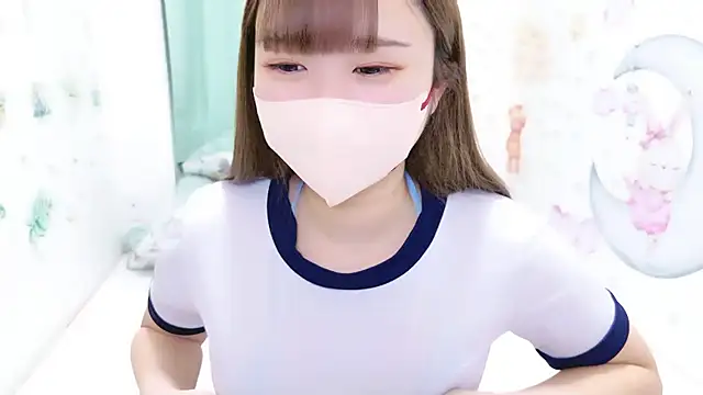 Snapshot of MAIKA_pyon chatting on November 2025 06:24:02 PM MAIKA pyon online show from November 2025 06:24:02 PM