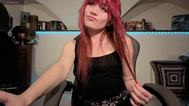 complicata mente online show from December 2025 10:07:02 PM